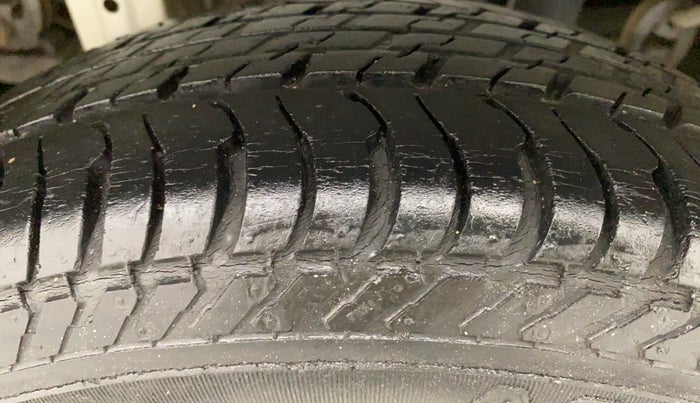 2013 Maruti Alto K10 LXI P, Petrol, Manual, 40,001 km, Right Rear Tyre Tread