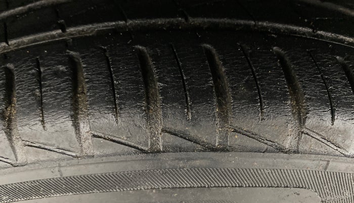 2021 Hyundai GRAND I10 NIOS SPORTZ AMT 1.2 KAPPA VTVT, Petrol, Automatic, 23,394 km, Left Front Tyre Tread