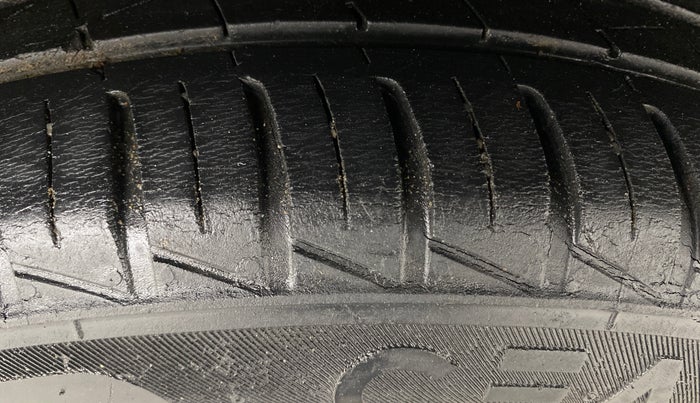 2021 Hyundai GRAND I10 NIOS SPORTZ AMT 1.2 KAPPA VTVT, Petrol, Automatic, 23,394 km, Left Rear Tyre Tread