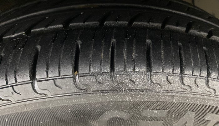 2021 Hyundai GRAND I10 NIOS SPORTZ AMT 1.2 KAPPA VTVT, Petrol, Automatic, 23,394 km, Right Front Tyre Tread