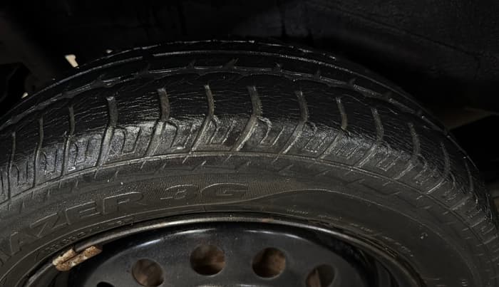 2016 Maruti Wagon R 1.0 VXI, Petrol, Manual, 39,789 km, Right Rear Tyre Tread