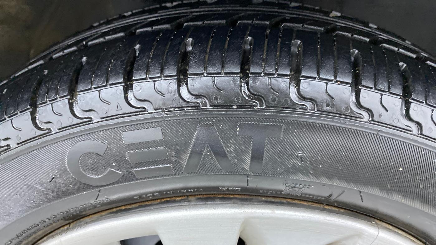 2014 Maruti Wagon R 1.0 VXI, Petrol, Manual, 52,782 km, Right Front Tyre Tread