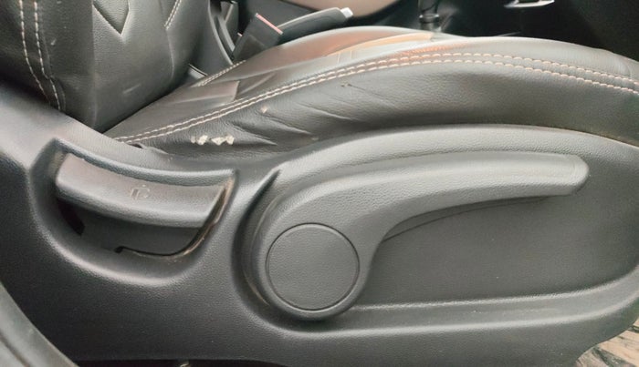 2018 Hyundai Elite i20 ASTA 1.2, Petrol, Manual, 37,545 km, Driver Side Adjustment Panel