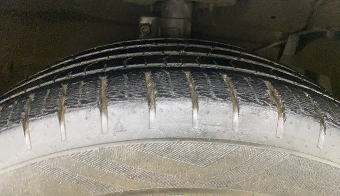 2018 Maruti Ciaz ALPHA 1.5 SHVS PETROL, Petrol, Manual, 44,901 km, Right Front Tyre Tread