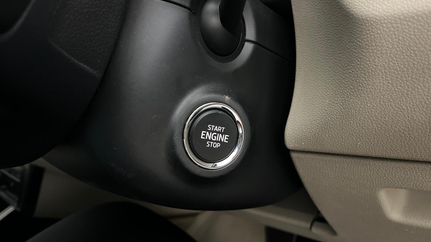 2022 Skoda SLAVIA AMBITION 1.0L TSI MT, Petrol, Manual, 1,02,302 km, Keyless Start/ Stop Button