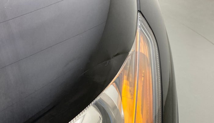 2013 Mahindra XUV500 W8, Diesel, Manual, 80,620 km, Bonnet (hood) - Slightly dented