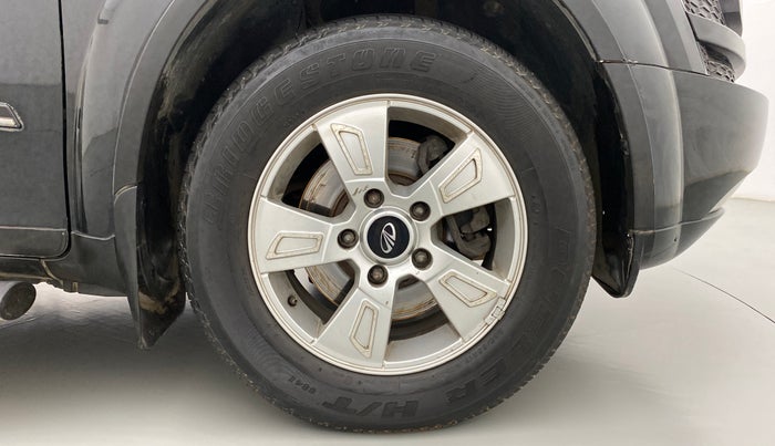 2013 Mahindra XUV500 W8, Diesel, Manual, 80,620 km, Right Front Wheel
