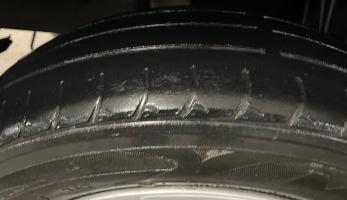 2022 Renault TRIBER RXT, Petrol, Manual, 96,018 km, Right Rear Tyre Tread