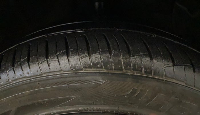 2018 Hyundai Grand i10 SPORTZ 1.2 KAPPA VTVT, Petrol, Manual, 49,371 km, Right Front Tyre Tread