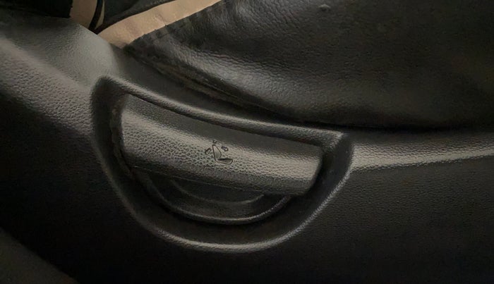 2018 Hyundai Grand i10 SPORTZ 1.2 KAPPA VTVT, Petrol, Manual, 49,371 km, Driver Side Adjustment Panel