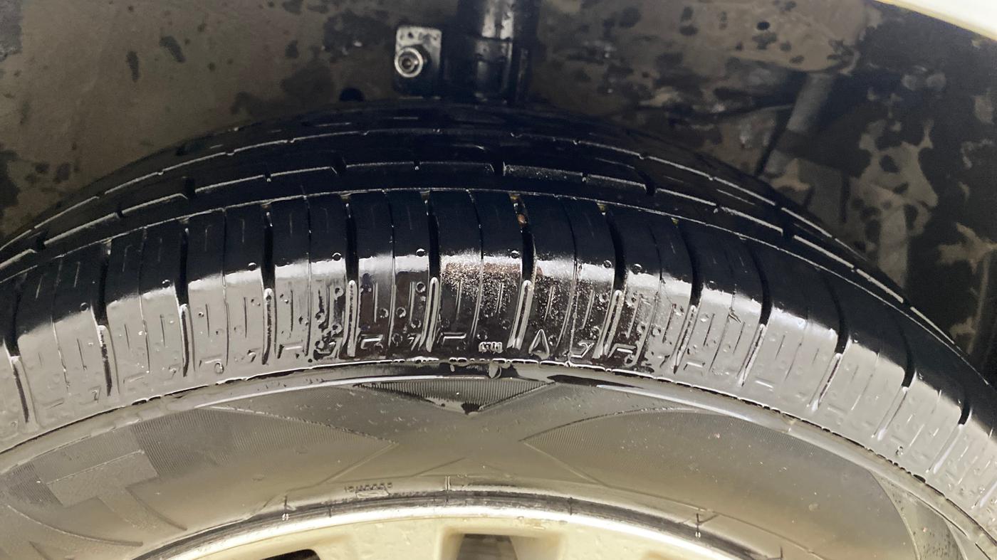 2015 Maruti Ciaz ZXI, Petrol, Manual, 93,729 km, Right Front Tyre Tread