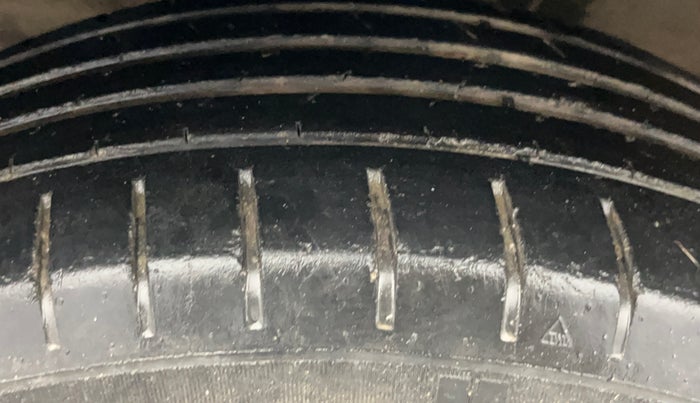 2016 Maruti Baleno ALPHA PETROL 1.2, Petrol, Manual, 90,757 km, Left Front Tyre Tread