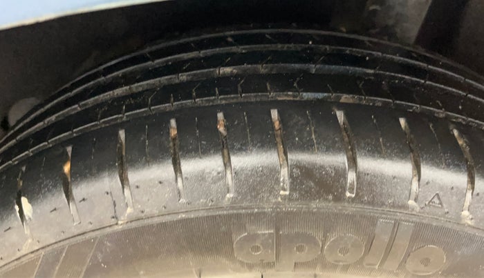 2016 Maruti Baleno ALPHA PETROL 1.2, Petrol, Manual, 90,757 km, Left Rear Tyre Tread