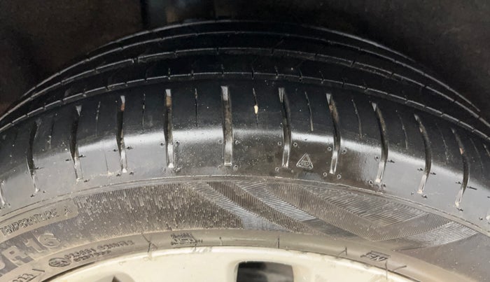 2016 Maruti Baleno ALPHA PETROL 1.2, Petrol, Manual, 90,757 km, Right Rear Tyre Tread