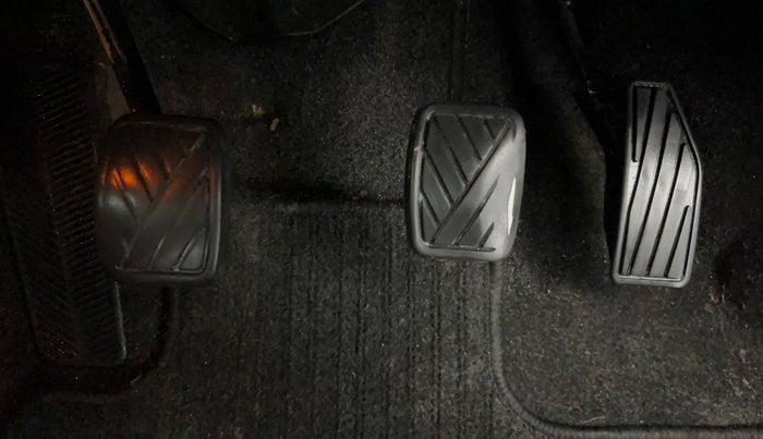 2016 Maruti Baleno ALPHA PETROL 1.2, Petrol, Manual, 90,757 km, Pedals