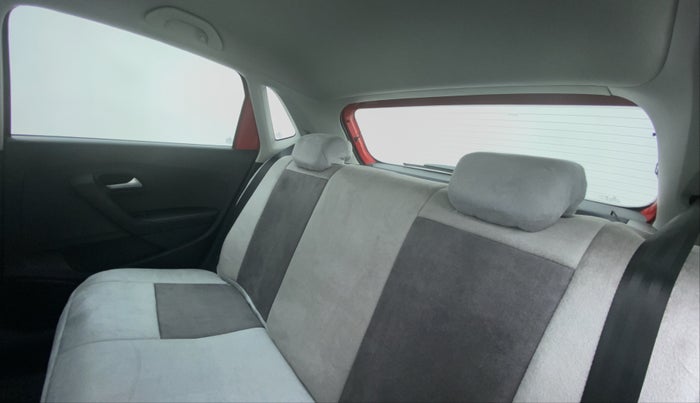 2019 Volkswagen Polo HIGH LINE PLUS 1.0, Petrol, Manual, 26,138 km, Right Side Door Cabin View