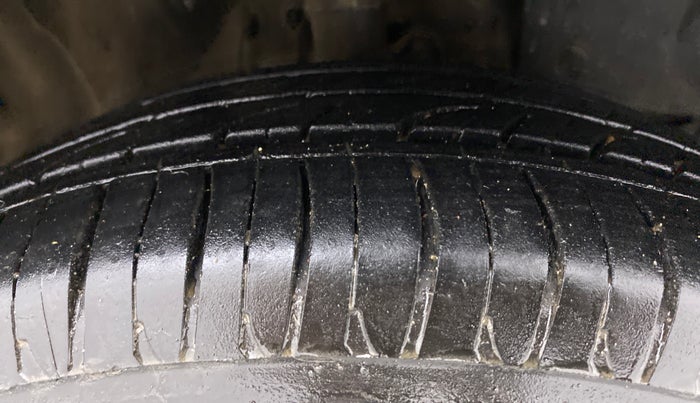 2012 Honda Jazz 1.2L I-VTEC SELECT, Petrol, Manual, 28,363 km, Right Front Tyre Tread