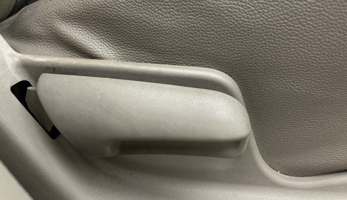 2015 Maruti Ertiga VXI, Petrol, Manual, 65,356 km, Driver Side Adjustment Panel