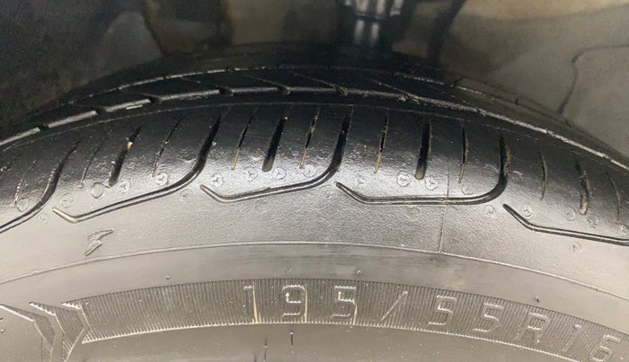 2023 Hyundai NEW I20 SPORTZ 1.2 MT, Petrol, Manual, 26,357 km, Left Front Tyre Tread