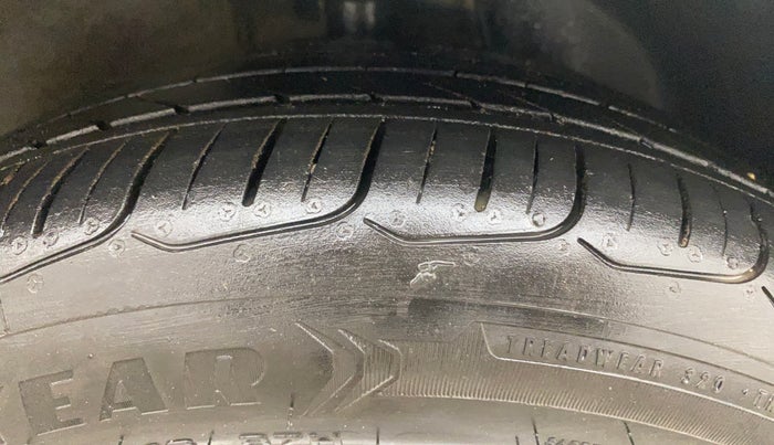 2023 Hyundai NEW I20 SPORTZ 1.2 MT, Petrol, Manual, 26,357 km, Right Front Tyre Tread