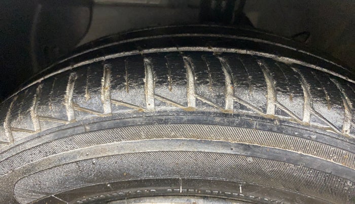 2020 Hyundai AURA S 1.2, Petrol, Manual, 18,726 km, Left Front Tyre Tread