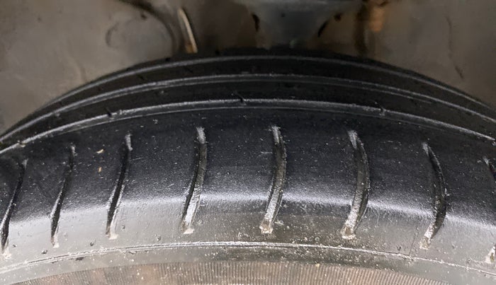 2019 Maruti Alto VXI, Petrol, Manual, 63,072 km, Left Front Tyre Tread