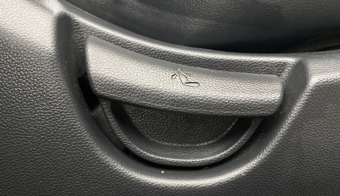 2016 Hyundai Xcent S AT 1.2, Petrol, Automatic, 47,049 km, Driver Side Adjustment Panel
