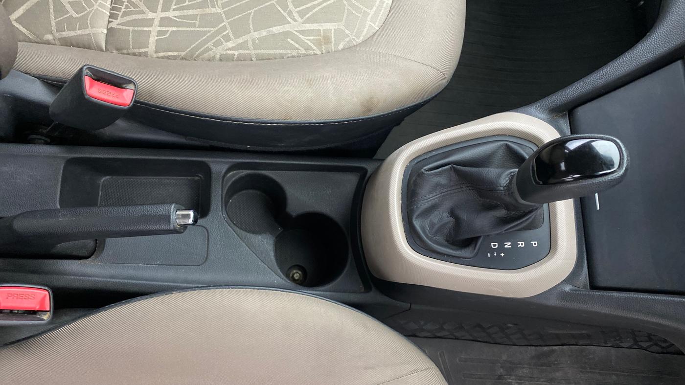 2016 Hyundai Xcent S AT 1.2, Petrol, Automatic, 47,158 km, Gear Lever