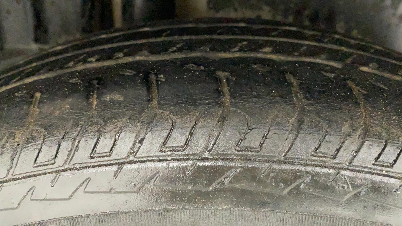2017 Maruti Swift Dzire VXI, Petrol, Manual, 62,481 km, Right Rear Tyre Tread