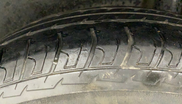 2017 Maruti Swift Dzire VXI, Petrol, Manual, 62,481 km, Left Rear Tyre Tread