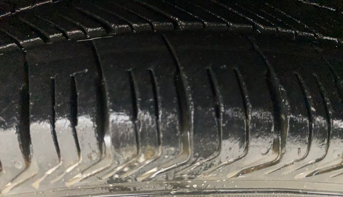 2019 Hyundai Grand i10 SPORTZ AT 1.2 KAPPA VTVT, Petrol, Automatic, 72,471 km, Left Front Tyre Tread