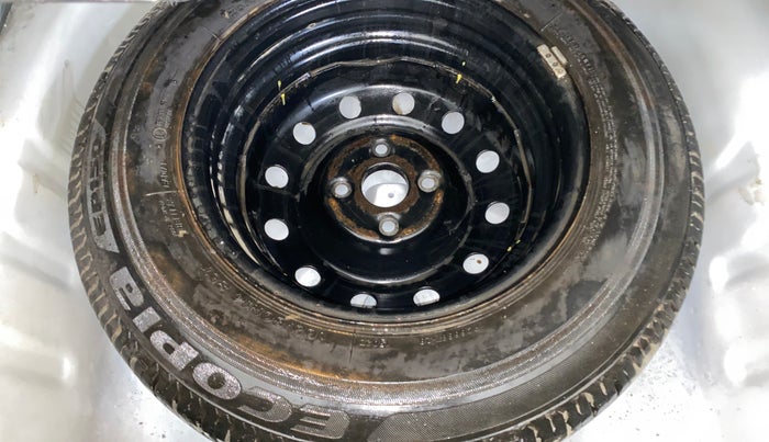 2022 Maruti Dzire VXI CNG, CNG, Manual, 57,404 km, Spare Tyre