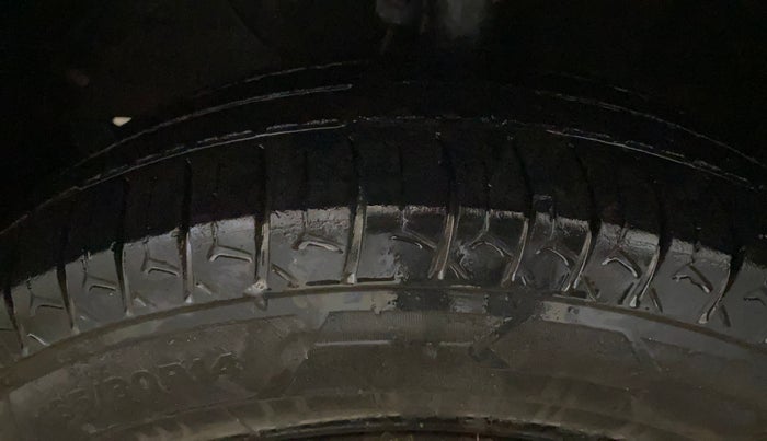 2022 Maruti Dzire VXI CNG, CNG, Manual, 57,404 km, Left Front Tyre Tread