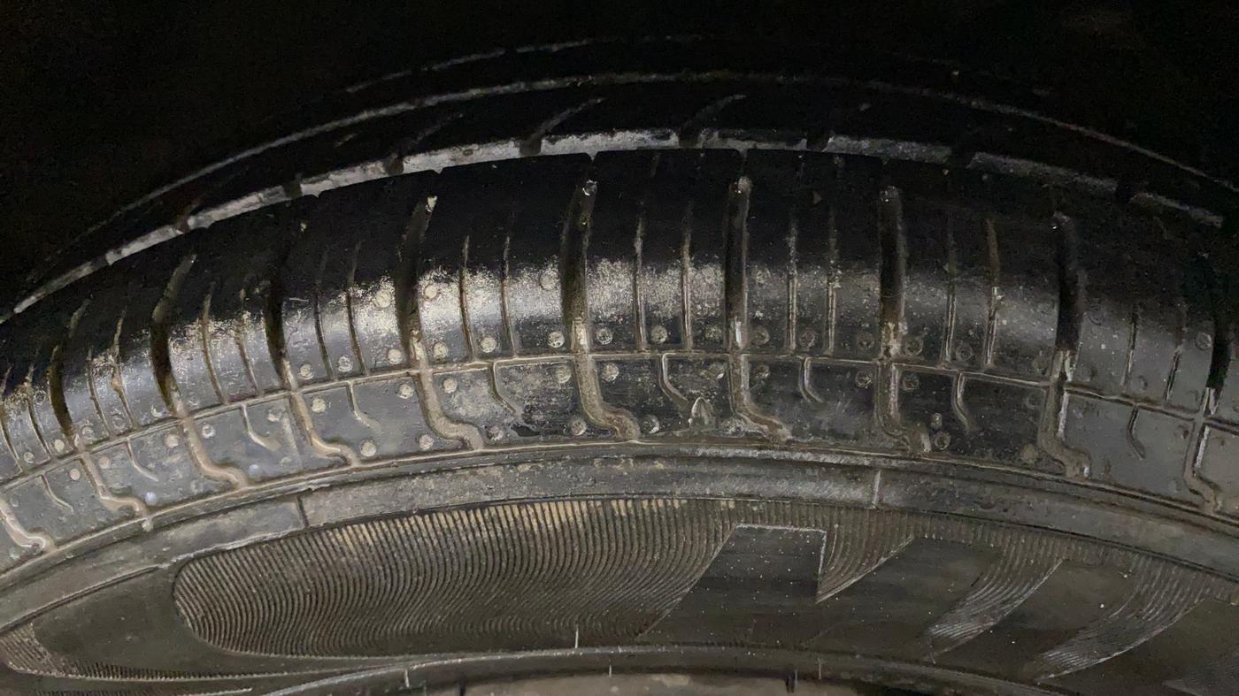 2022 Maruti Dzire VXI CNG, CNG, Manual, 57,240 km, Right Front Tyre Tread