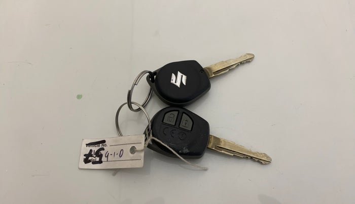 2022 Maruti Dzire VXI CNG, CNG, Manual, 57,404 km, Key Close Up