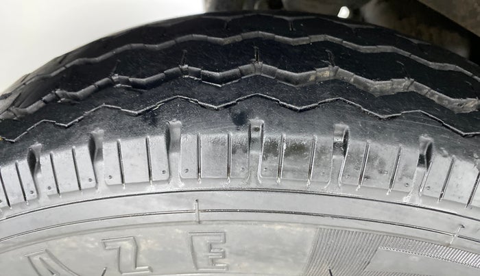 2018 Maruti Eeco 5 STR WITH A/C+HTR, Petrol, Manual, 13,421 km, Right Rear Tyre Tread