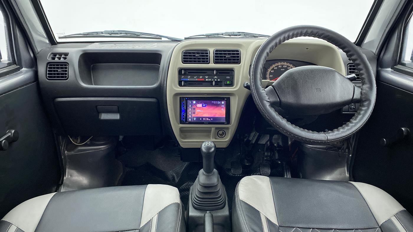 2018 Maruti Eeco 5 STR WITH A/C+HTR, Petrol, Manual, 13,421 km, Dashboard
