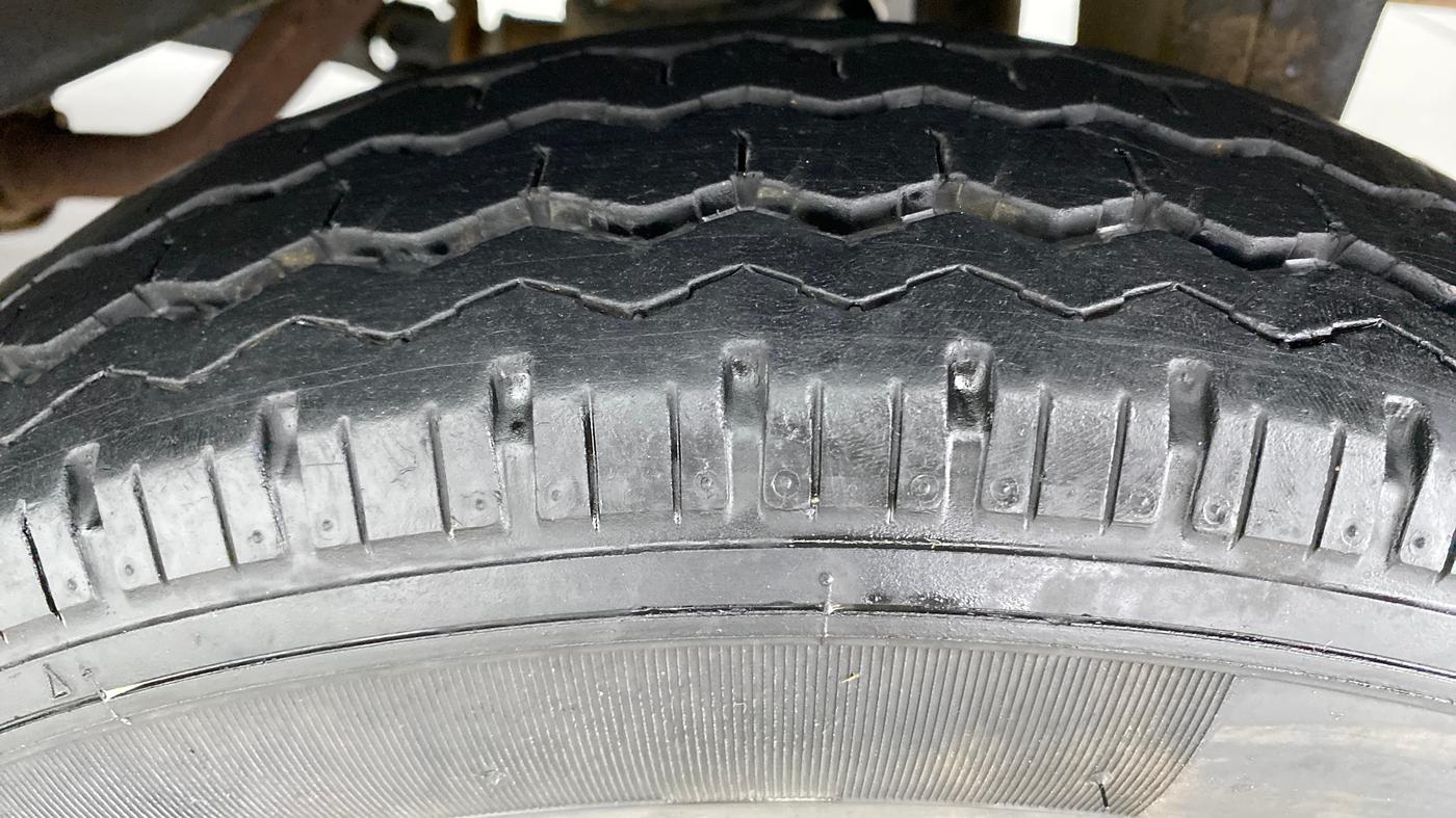 2018 Maruti Eeco 5 STR WITH A/C+HTR, Petrol, Manual, 13,421 km, Left Rear Tyre Tread