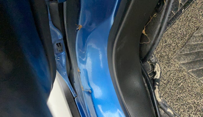 2018 Maruti IGNIS ZETA 1.2 AMT, Petrol, Automatic, 1,08,256 km, Left A pillar - Slight discoloration