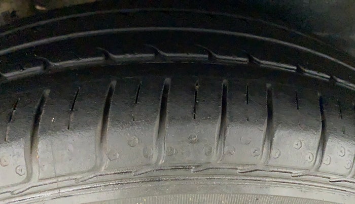 2018 Maruti IGNIS ZETA 1.2 AMT, Petrol, Automatic, 1,08,256 km, Right Rear Tyre Tread