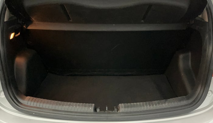 2015 Hyundai Grand i10 ASTA (O) 1.2 KAPPA VTVT, Petrol, Manual, 44,645 km, Boot Inside