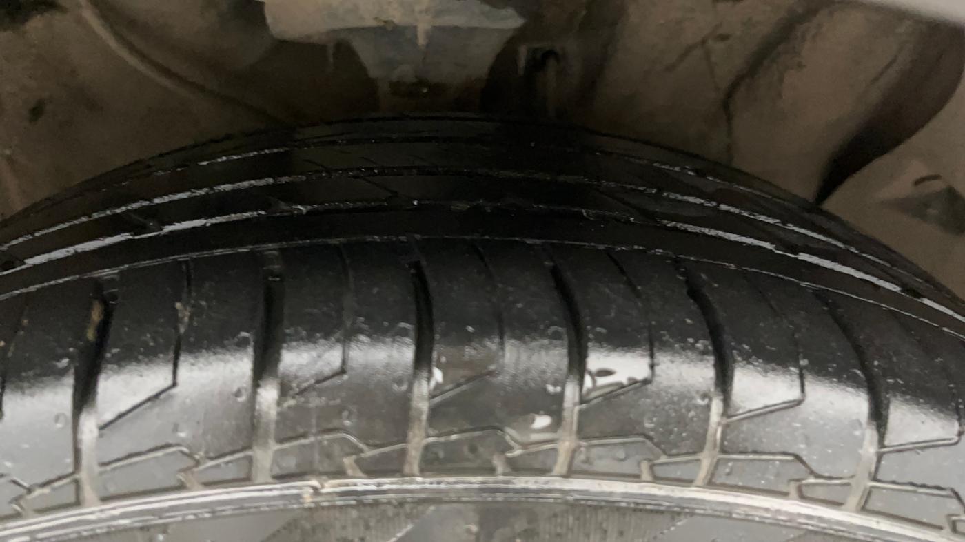 2016 Hyundai Creta SX PLUS AT 1.6 PETROL, Petrol, Automatic, 90,013 km, Right Front Tyre Tread