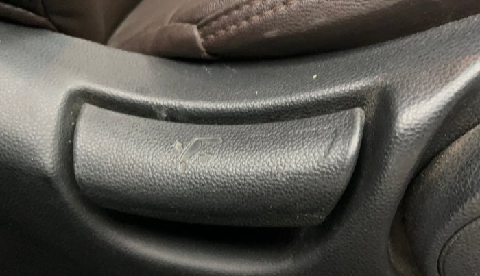 2016 Hyundai Creta SX PLUS AT 1.6 PETROL, Petrol, Automatic, 89,945 km, Driver Side Adjustment Panel