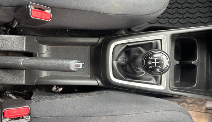 2023 Maruti Swift ZXI, Petrol, Manual, 69,796 km, Gear Lever