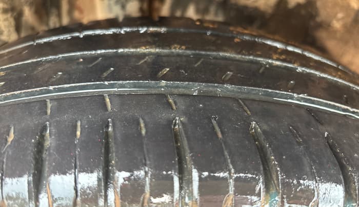 2023 Maruti Swift ZXI, Petrol, Manual, 69,796 km, Right Rear Tyre Tread