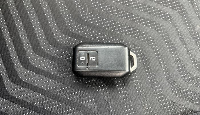 2023 Maruti Swift ZXI, Petrol, Manual, 69,796 km, Key Close Up