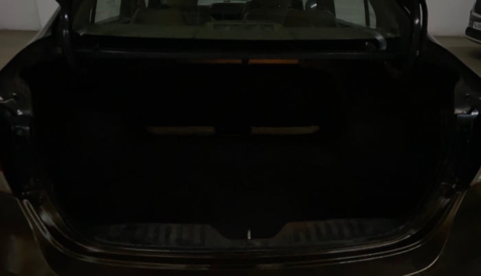 2016 Maruti Ciaz ZXI, Petrol, Manual, 70,565 km, Boot Inside