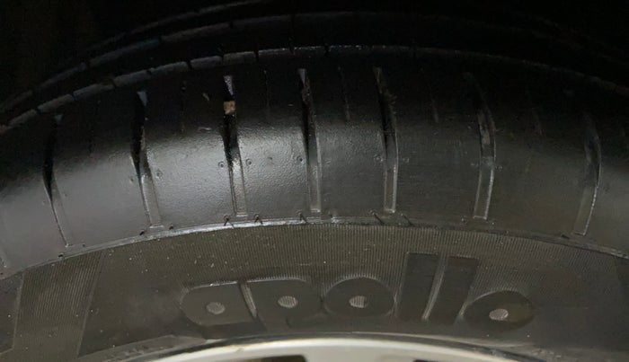 2016 Maruti Ciaz ZXI, Petrol, Manual, 70,565 km, Left Front Tyre Tread