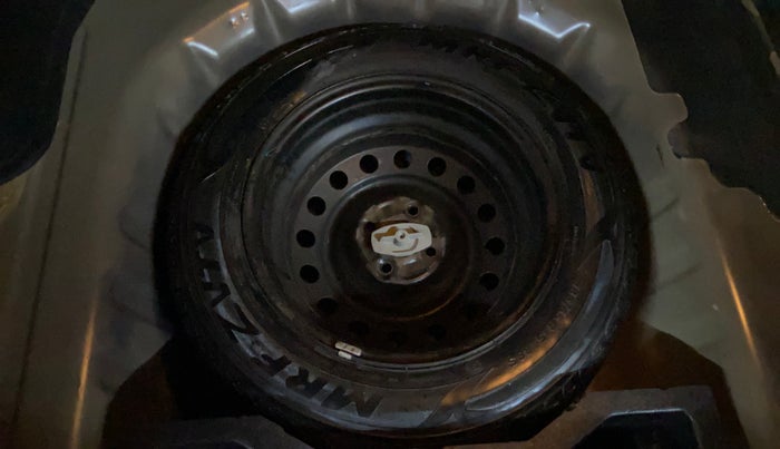 2016 Maruti Ciaz ZXI, Petrol, Manual, 70,565 km, Spare Tyre