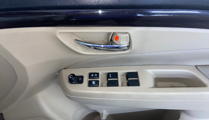 2016 Maruti Ciaz ZXI, Petrol, Manual, 70,565 km, Driver Side Door Panels Control